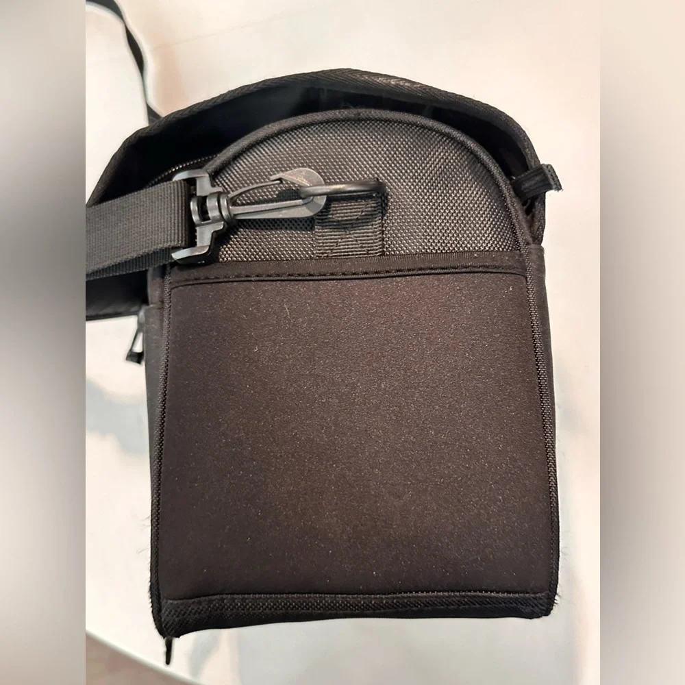 Black Paisley DSLR Camera Bag